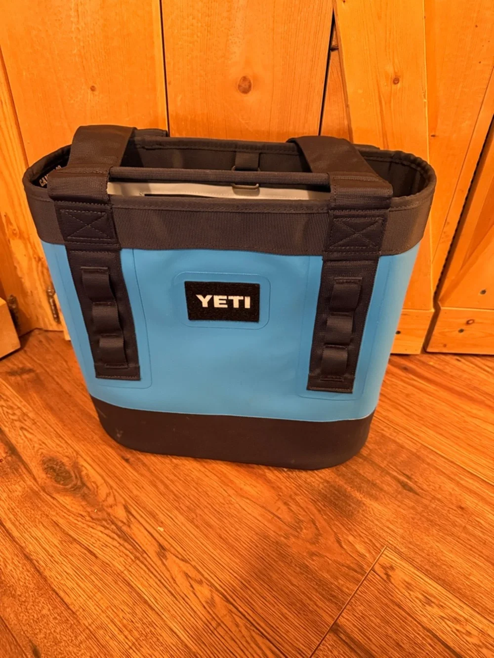 Yeti Camino 20 - Blue and Black Soft Cooler Tote - Picture 3 of 4